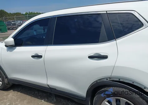 2016 Nissan Rogue S z USA, uszkodzony, nr VIN KNMAT2MT1GP602046